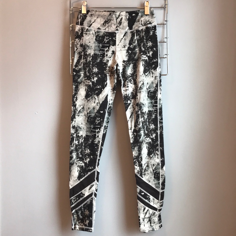 Mono B workout leggings